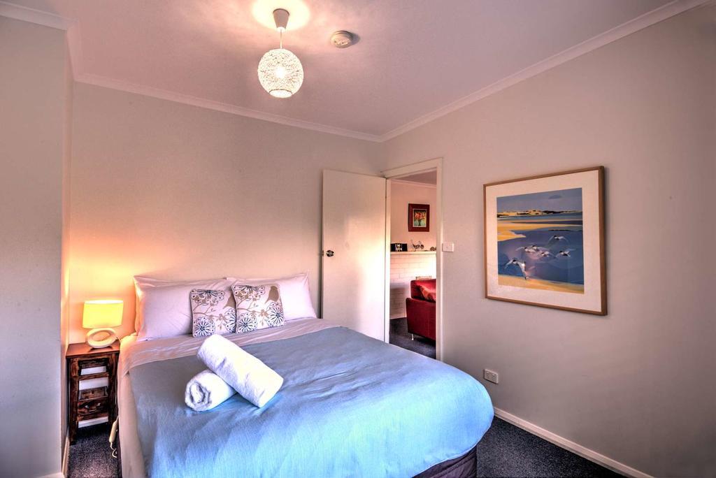 Cove Beach Apartment 1 コールズ・ベイ エクステリア 写真