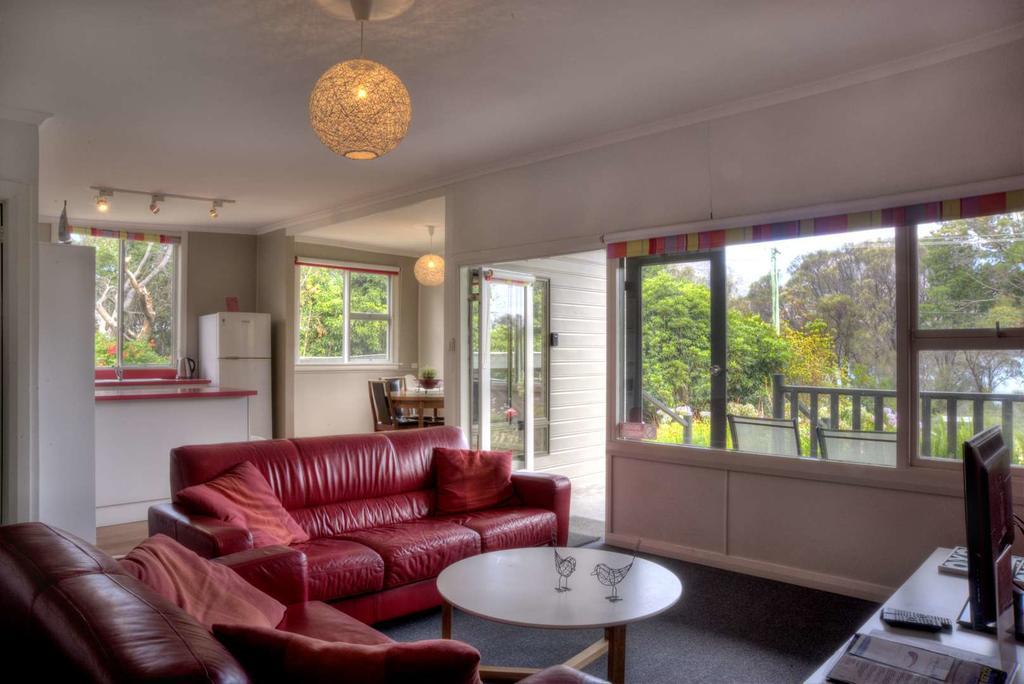 Cove Beach Apartment 1 コールズ・ベイ エクステリア 写真